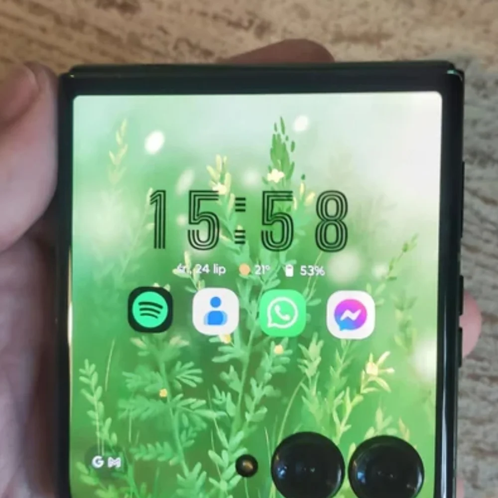 Motorola Black and Green Flip Phone